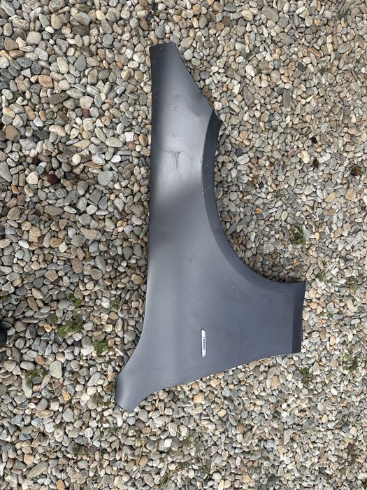 Aripă dreapta față mercedes cls w 257.