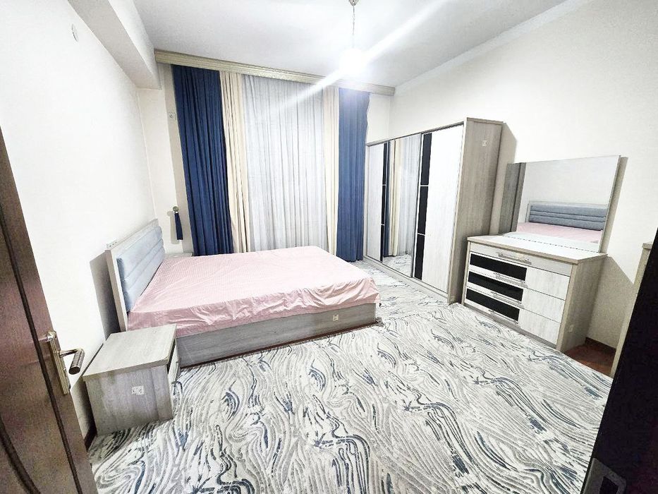 Сдаётся 2-комнатная квартира возле метро