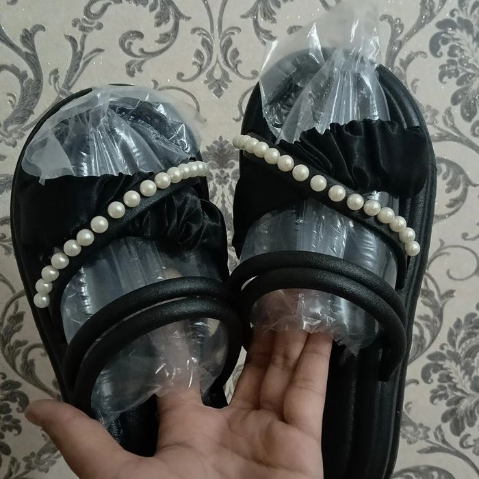 Yozgi yangi model  Xitoyda ishlab chiqarilgan shippaklar sotiladi