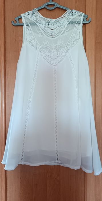 Продам платье белого цвета