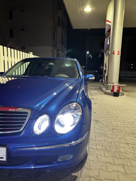Vand sau schimb mercedes e220