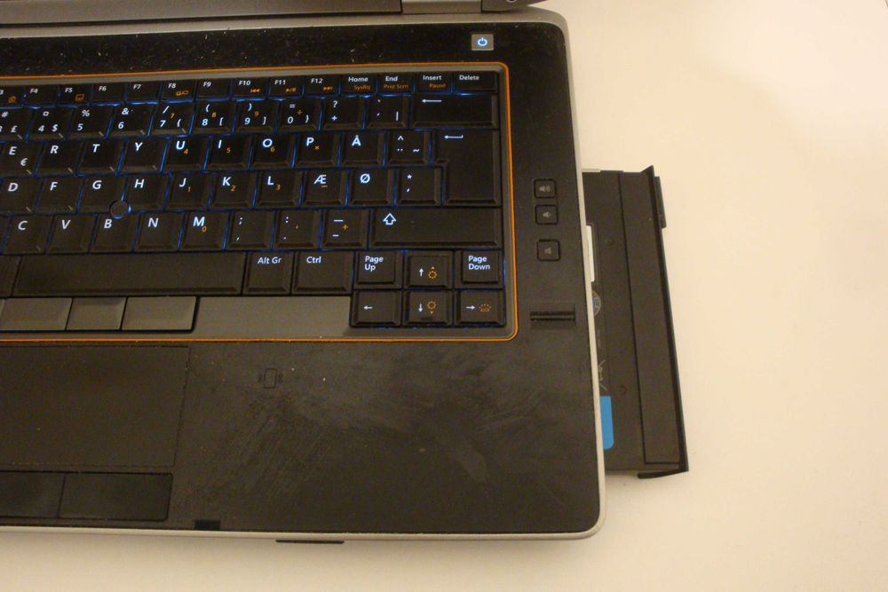 Baterie originala laptop Dell Latitude E6420 pe loc de DVD 30wh P7VRH