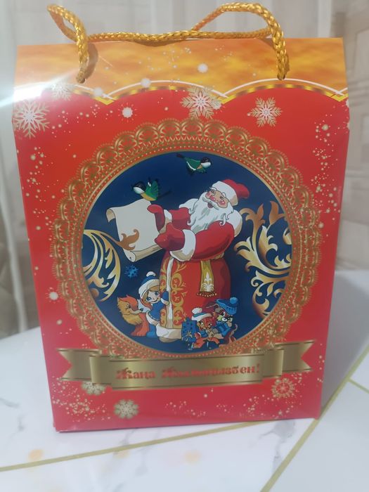 Новогодние каробка