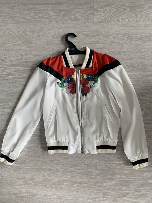 Продаю красивую куртку