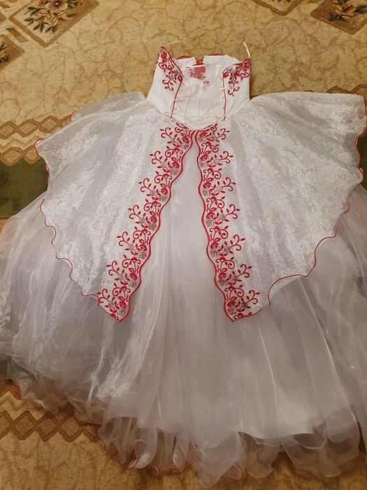 Продам шикарное платье