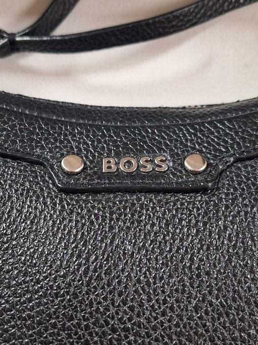 Hugo Boss оригинална чанта от естествена кожа