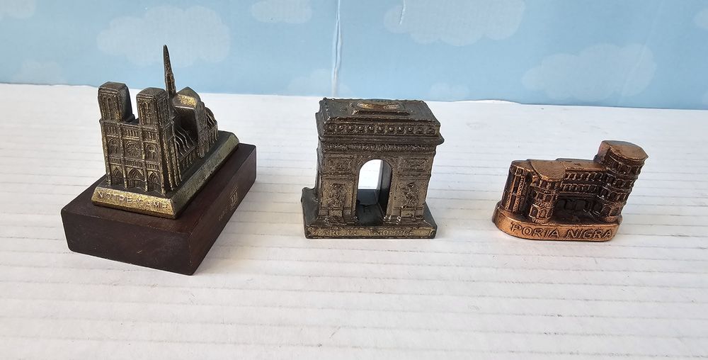 Lot machete ale unor construcții celebre