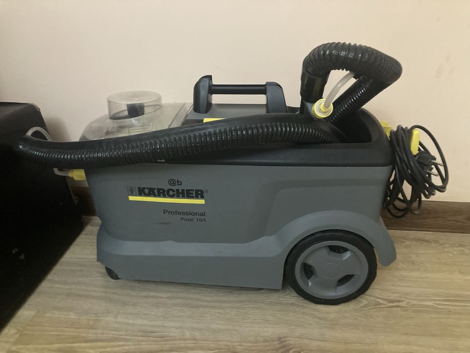 Продается химчистка Karcher puze 10