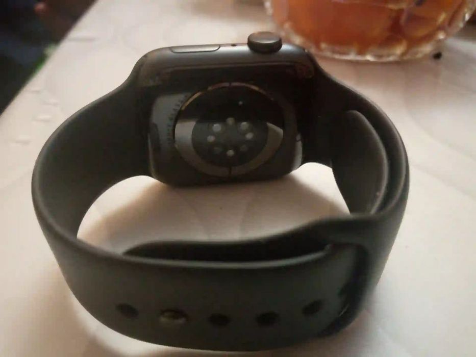 iPhone сагат сатылады