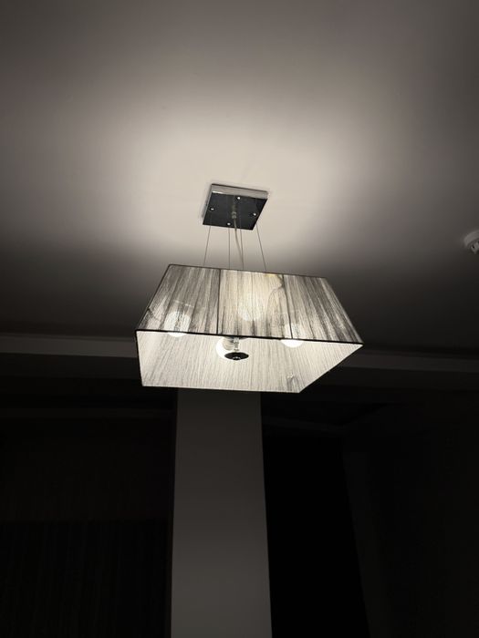 Vand set aplica tavan+ 2 aplice atasate deasupra noptierei