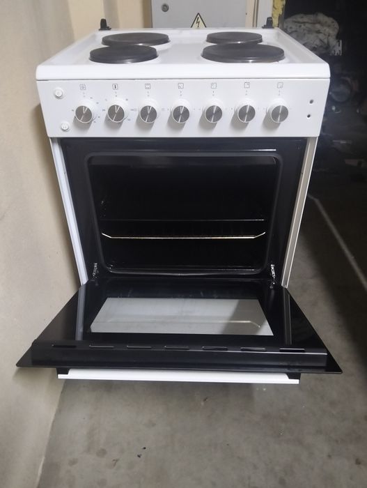 Продам электроплиту