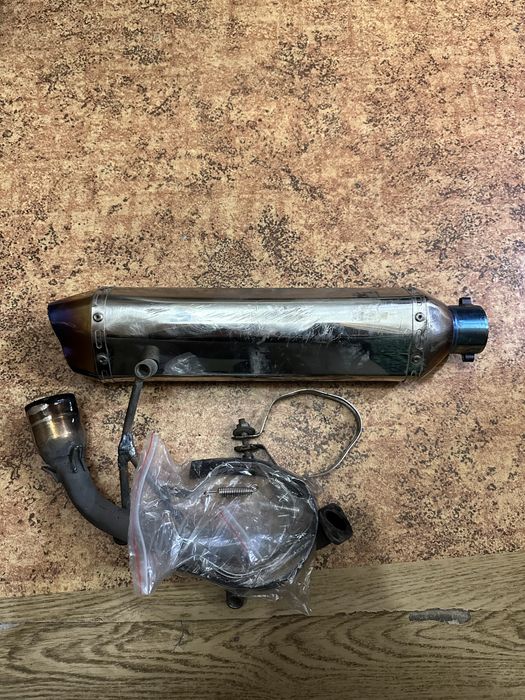 Глушитель Akrapovic для мото