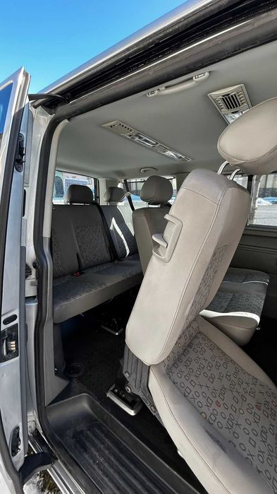 VW T5 CARAVELLE 8+1 locuri