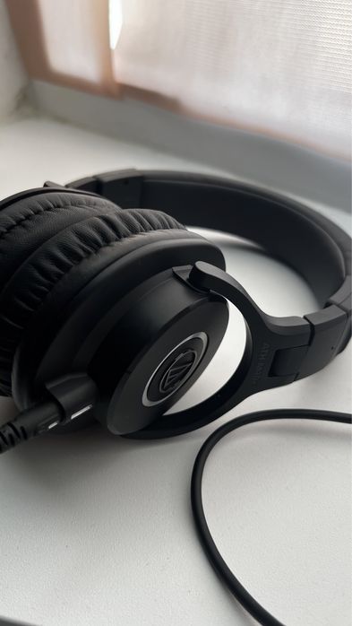 Наушник Audio Technicia ATH-M40x