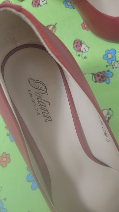 Туфли красные,черные, классные