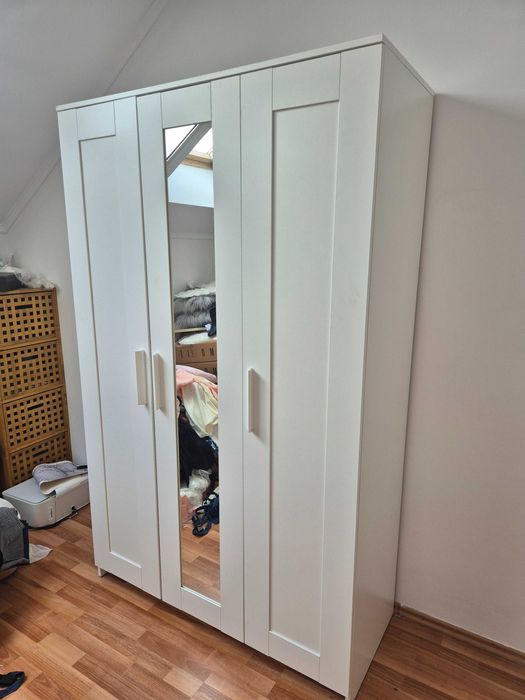 Dulap IKEA BRIMNES – 3 uși, alb, 117×190 cm, cu oglindă