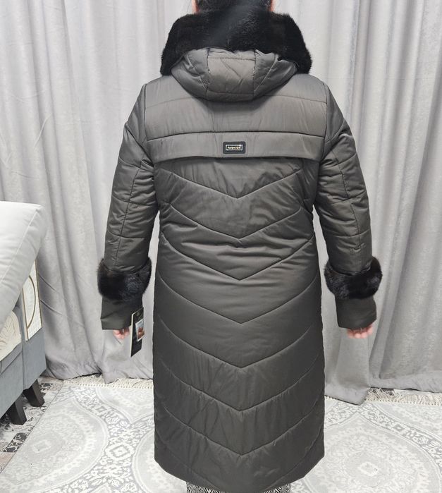 Продам женскую куртку