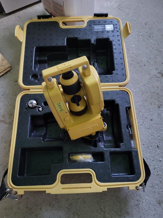 Vand Teodolit Topcon DT 209