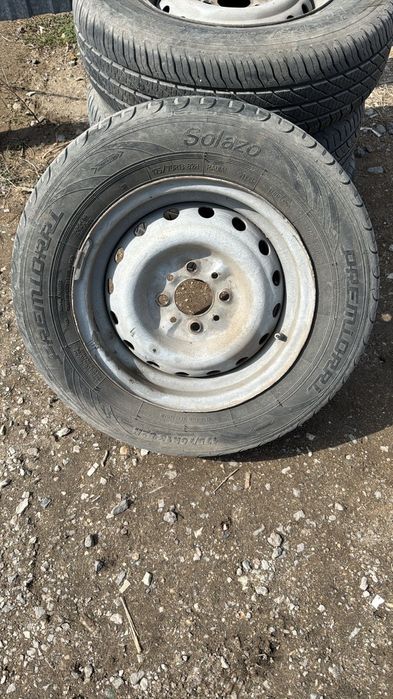 Продам  шины летние диаметр на 13