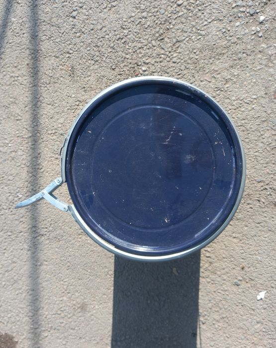 Металлическое ведро 30 кг.