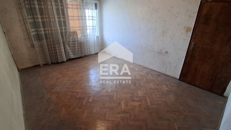 Тристаен апартамент в ж.к Дружба 1