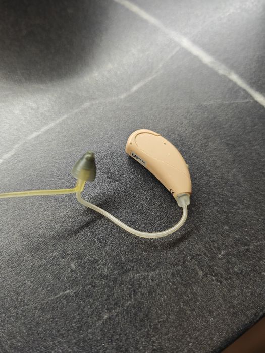 Aparate auditive unitron stânga dreapta