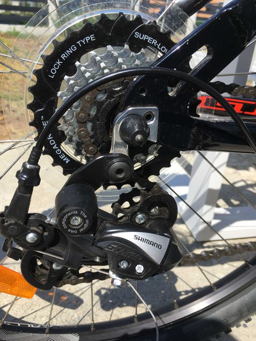 bicicleta tip MTB marca GT pentru adolescenti de 1.58-1.65 m