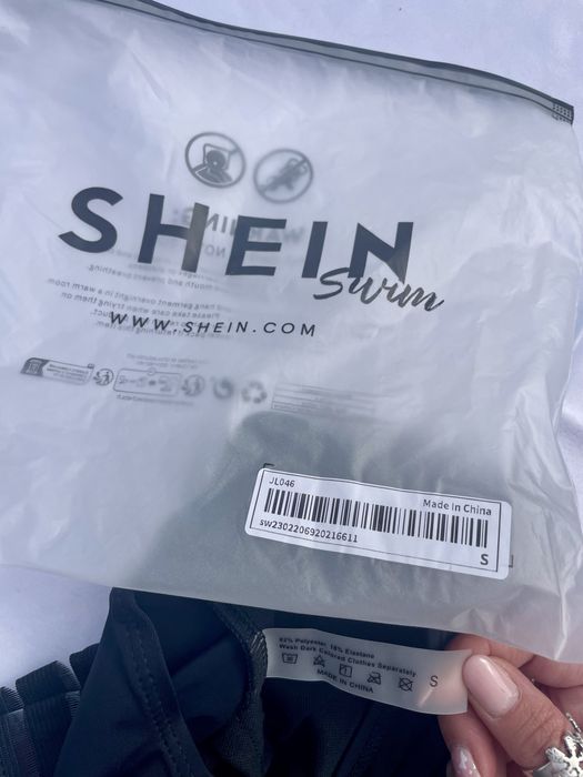 Costum de baie intreg cu floricele Marime S