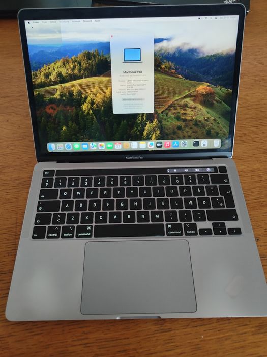 Macbook pro 13 2020 i5, 8gb ram, 256gb cu probleme la ecran