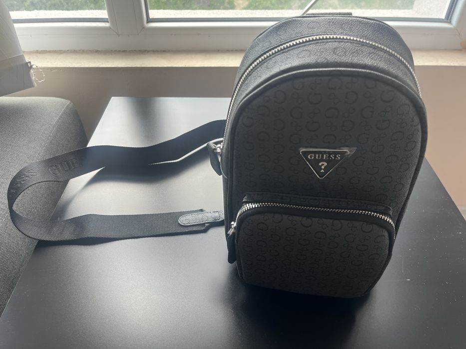 Чанта раница guess оригинална
