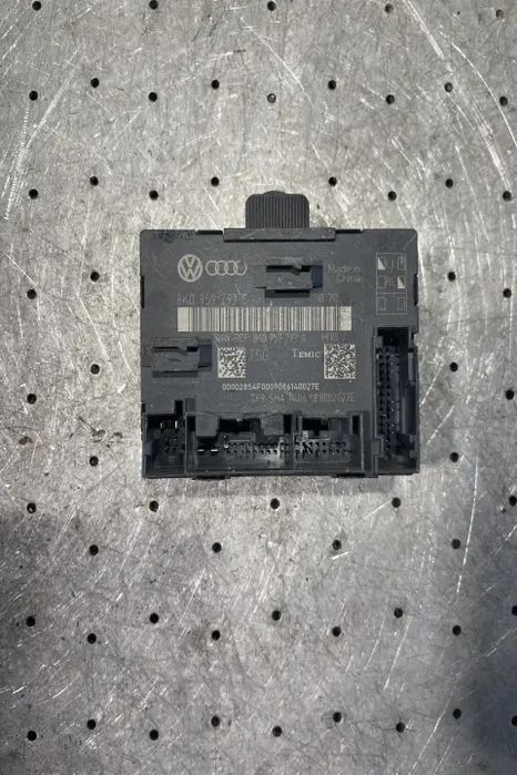 Modul control usa fata dreapta 8K0 959 793 C Audi A4 2008
