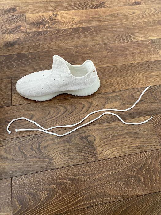 Маратонки Adidas Yeezy Boost 350 бели