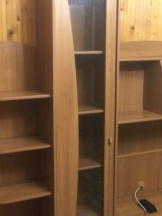 Продавам Секция и бюро