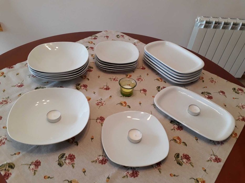 Бели порцеланови чинии за сервиране. Нови комплекти за кафе и чай