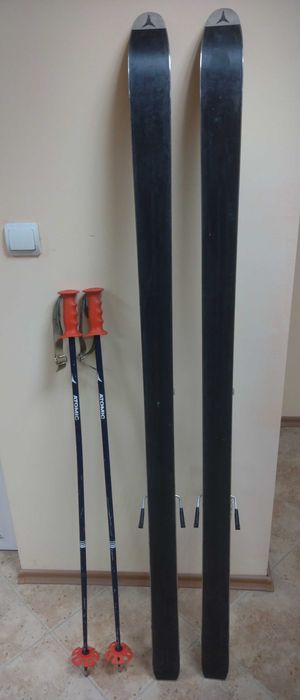 Ски Atomic със щеки