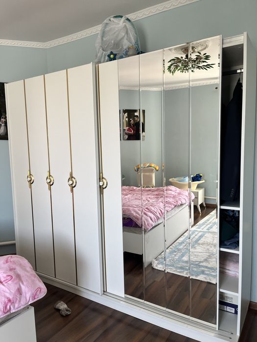 Продается спальный гарнитур в комплекте