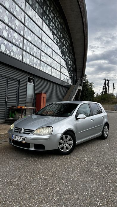 Vând Volkswagen Golf 5