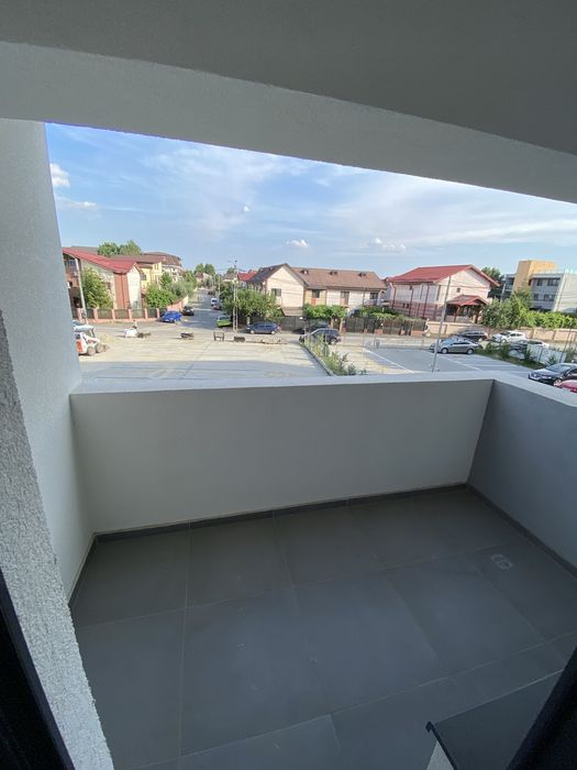 Închiriez apartament cu doua camere.