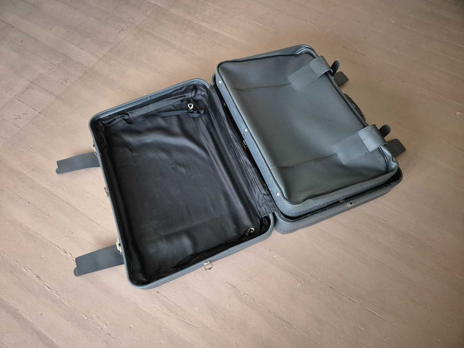 Стари (ретро) кожени куфари - 2 бр.