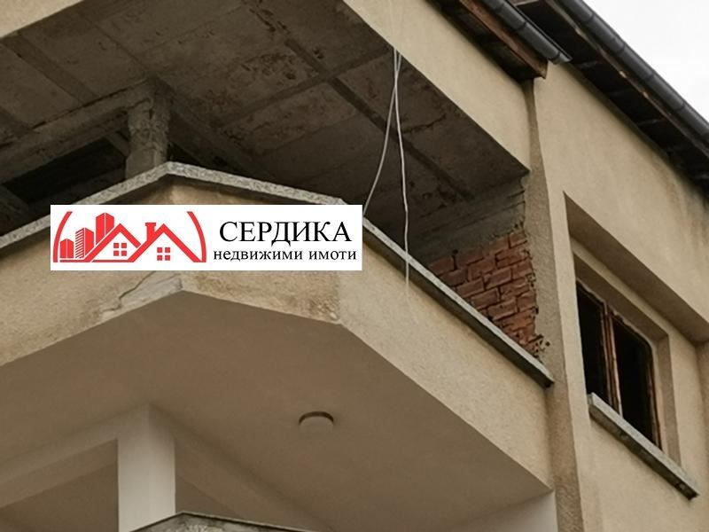 Продава се Многостаен апартамент в Благоевград, Освобождение - 166 кв.м за 482 €/кв.м - Снимка #1