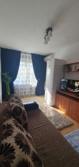 Inchiriez Apartament doua camere vis-a-vis Spitalul Militar