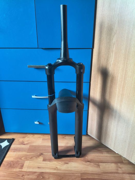 Vand furca Suntour  Zeron 36 noua!