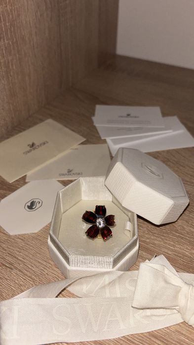 Swarovski cocktail ring flower Idillya