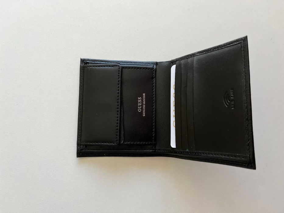 Guess black saffiano Mito