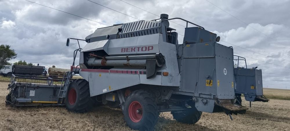 Продам, обмен комбайн вектор 410