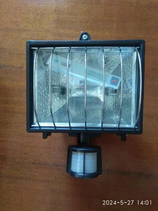 Луменисцентни осветителни тела,плафониери,глобуси,луни.