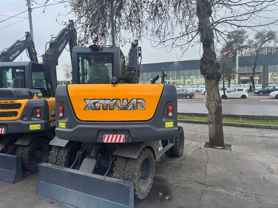 Колесный гидравлический экскаватор XINYUAN XYB80W 660 млн сум с НДС