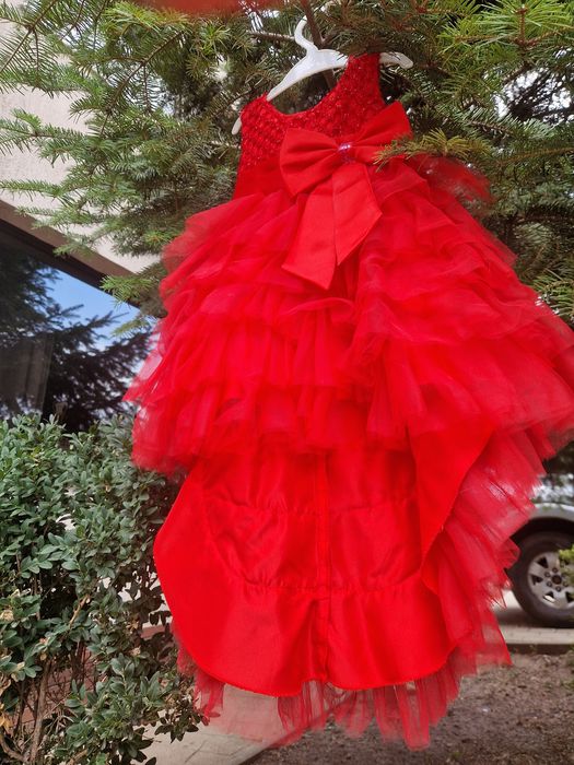 Vand rochie speciala pt fetite