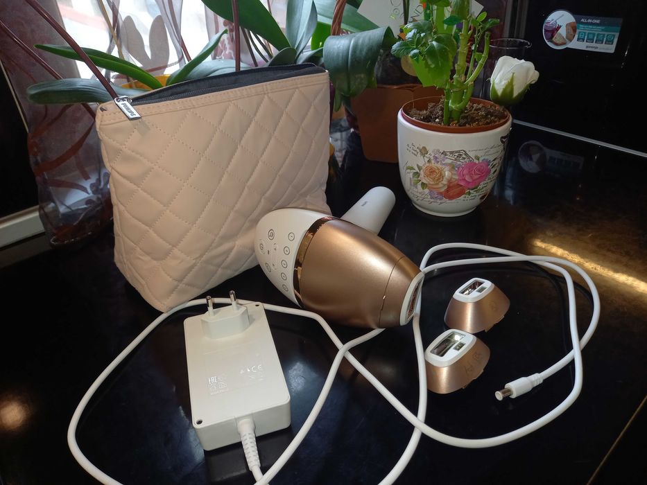 Продавам фотоепилатор Phillips Lumea 9900 BRI 973/00