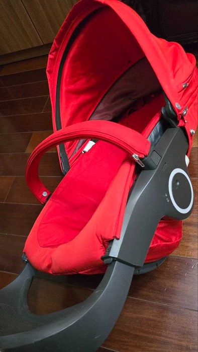 Коляска Stokke Trailz (красная в горошек)